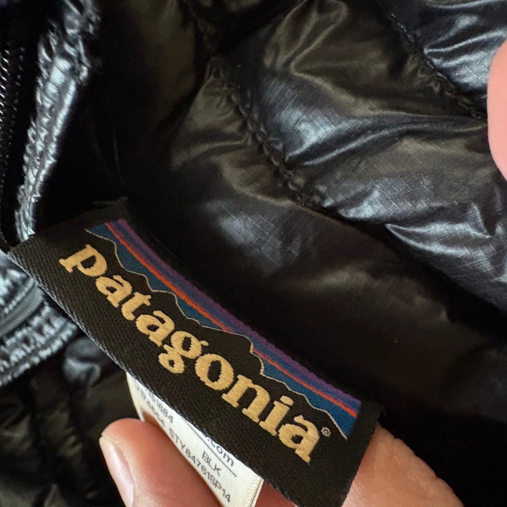 PATAGONIA Black Women Patagonia Ultralight Down Jacket Size Medium - Picture 5 of 10